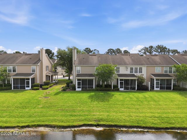 11064 CASTLEMAIN Circle E, Jacksonville, FL 32256