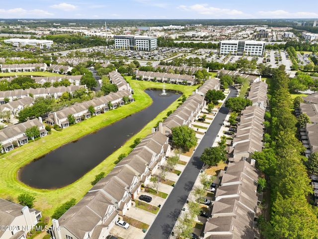 11064 CASTLEMAIN Circle E, Jacksonville, FL 32256