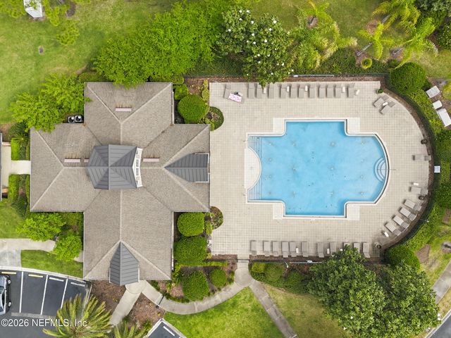 11064 CASTLEMAIN Circle E, Jacksonville, FL 32256