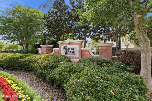 11064 CASTLEMAIN Circle E, Jacksonville, FL 32256