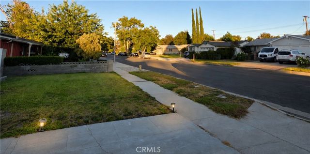 23509 Friar Street, Woodland Hills, CA 91367
