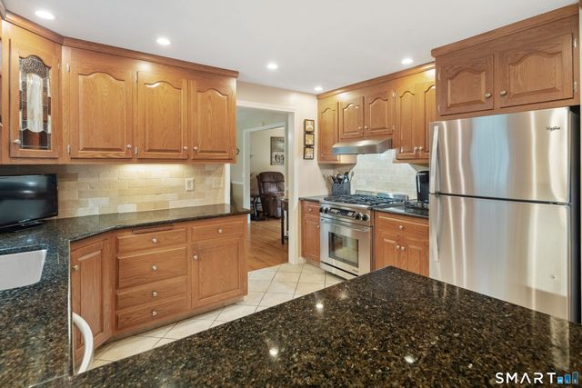 180 Huckleberry Lane, Southington, CT 06489