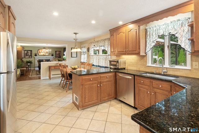 180 Huckleberry Lane, Southington, CT 06489