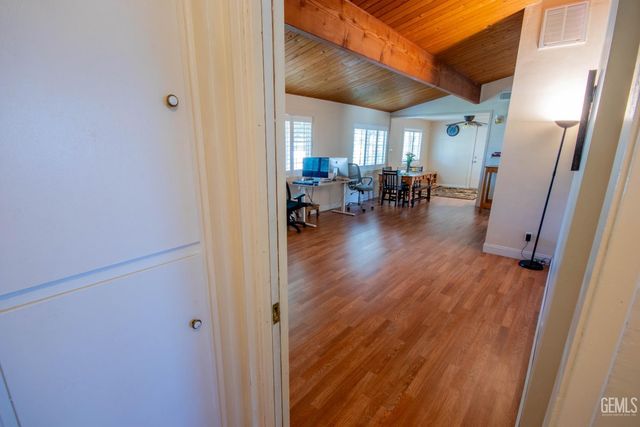 2901 Kaibab Avenue, Bakersfield, CA 93306