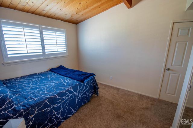 2901 Kaibab Avenue, Bakersfield, CA 93306