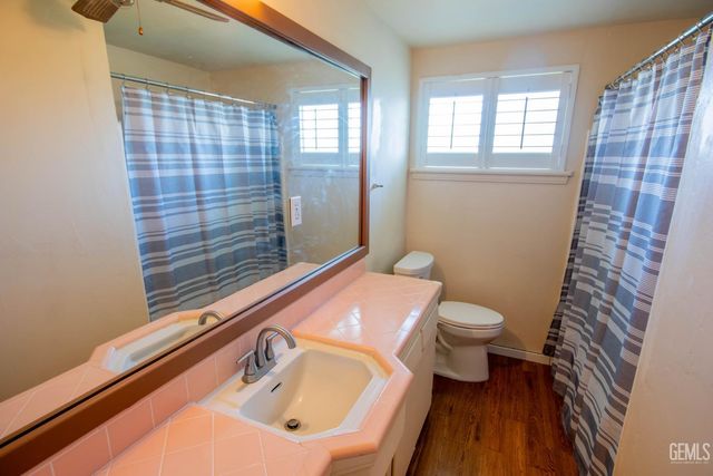 2901 Kaibab Avenue, Bakersfield, CA 93306