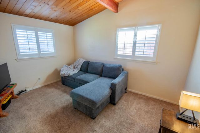 2901 Kaibab Avenue, Bakersfield, CA 93306