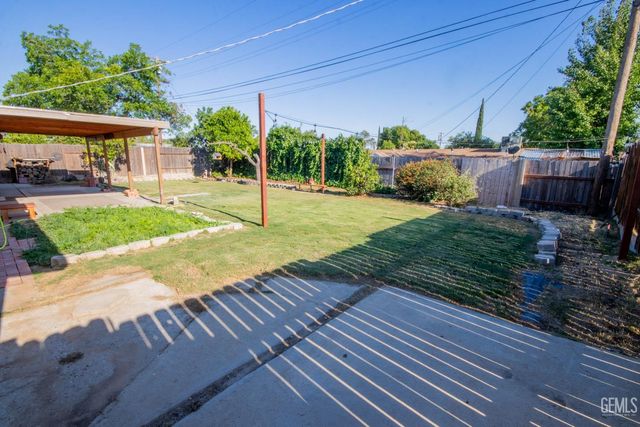 2901 Kaibab Avenue, Bakersfield, CA 93306