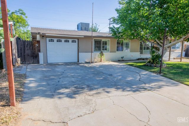 2901 Kaibab Avenue, Bakersfield, CA 93306