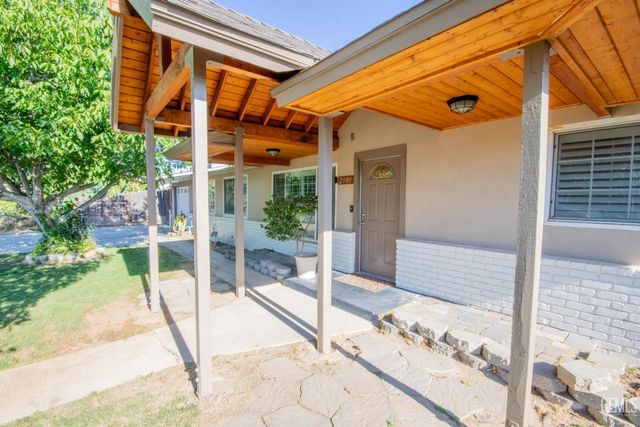 2901 Kaibab Avenue, Bakersfield, CA 93306