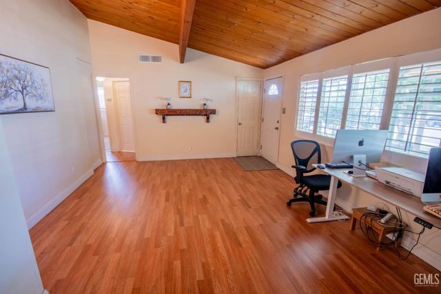 2901 Kaibab Avenue, Bakersfield, CA 93306