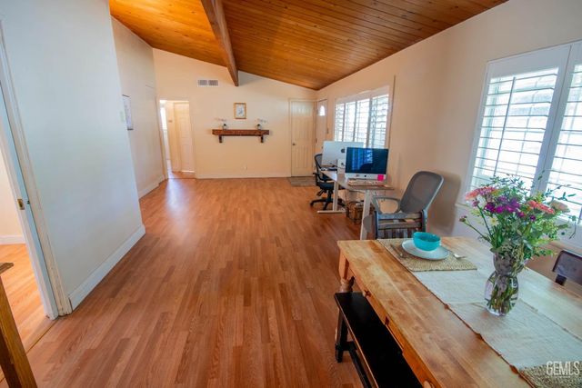 2901 Kaibab Avenue, Bakersfield, CA 93306