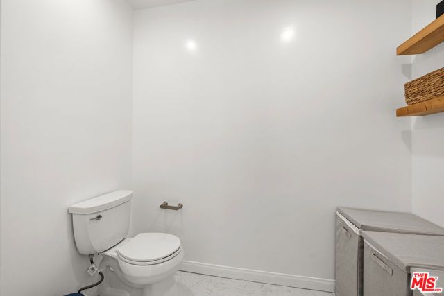 5651 Windsor Way 101, Culver City, CA 90230