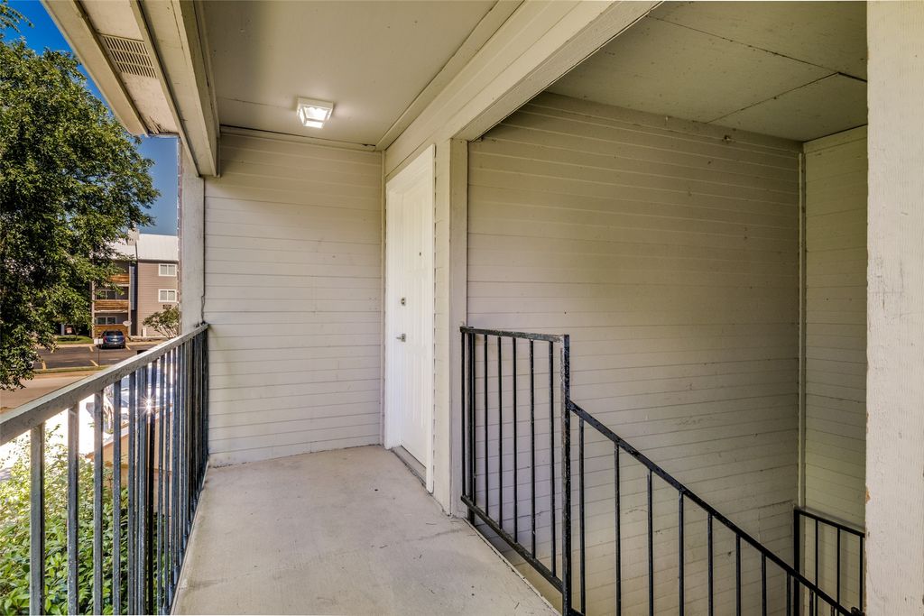 5902 Marvin Loving Drive 201, Garland, TX 75043