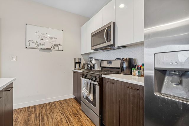 1045 W Cornelia Avenue 501, Chicago, IL 60657