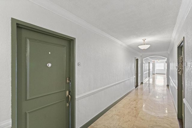 2900 NE 30 Street C5, Fort Lauderdale, FL 33306