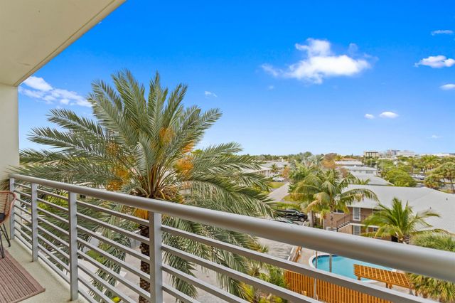 2900 NE 30 Street C5, Fort Lauderdale, FL 33306