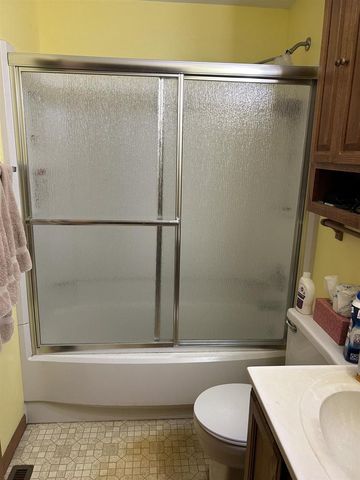 395 E Ellendale Road, Edgerton, WI 53534