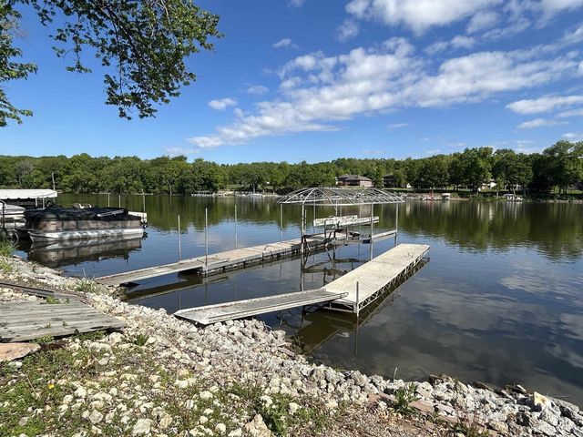 395 E Ellendale Road, Edgerton, WI 53534