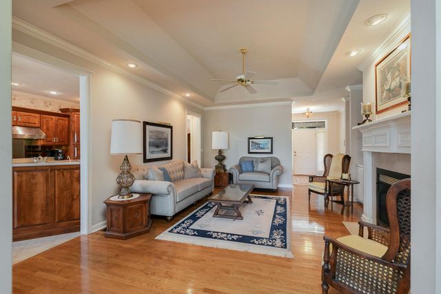 3331 E Fox Grape Street, Springfield, MO 65804