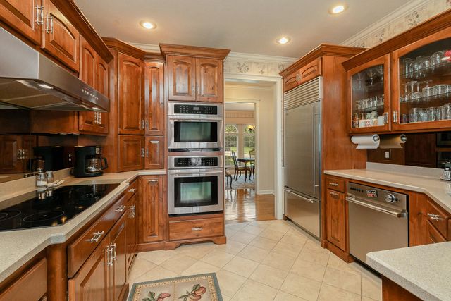 3331 E Fox Grape Street, Springfield, MO 65804