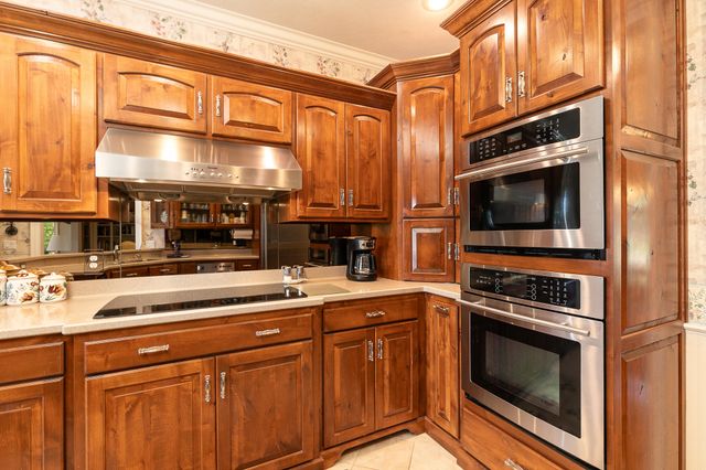 3331 E Fox Grape Street, Springfield, MO 65804