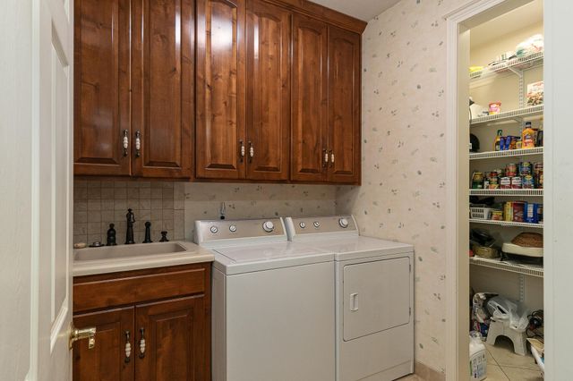 3331 E Fox Grape Street, Springfield, MO 65804