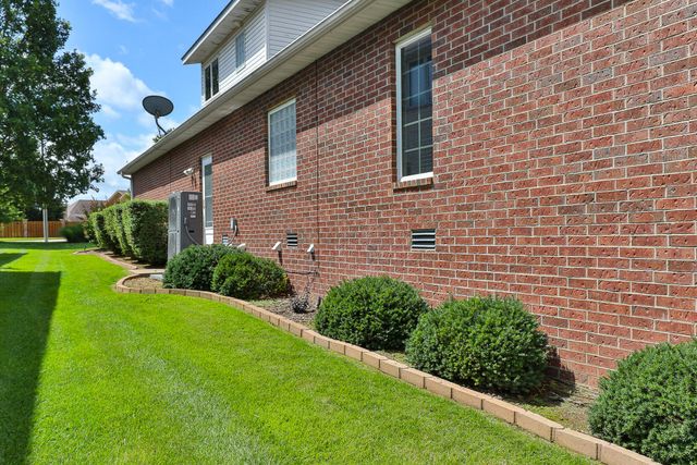 3331 E Fox Grape Street, Springfield, MO 65804