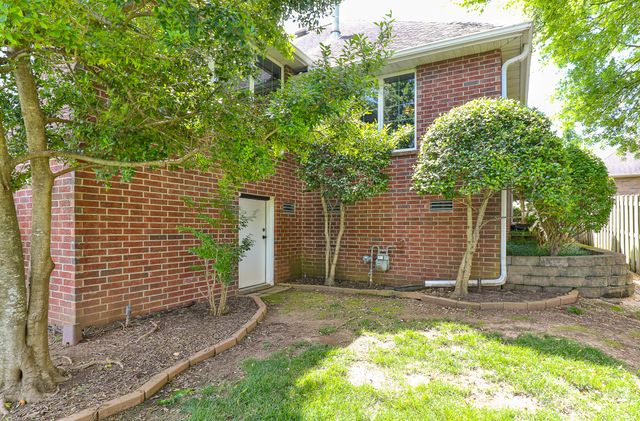 3331 E Fox Grape Street, Springfield, MO 65804