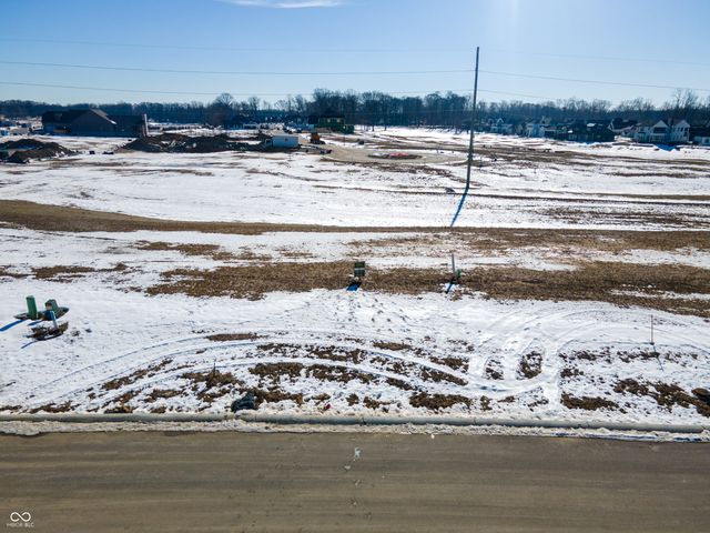 10885 Dartmoor Court, Zionsville, IN 46077