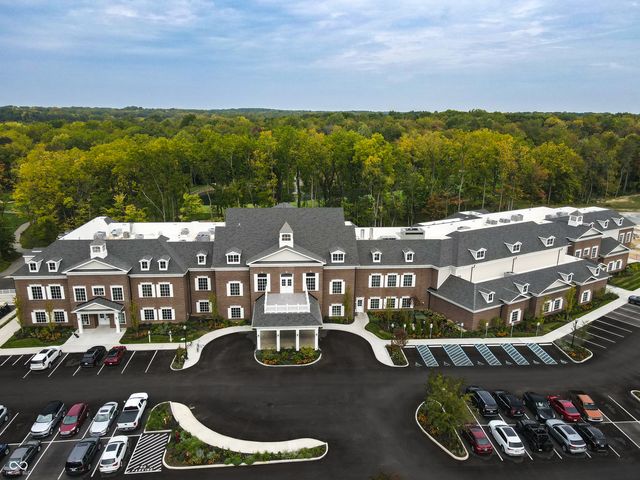 10885 Dartmoor Court, Zionsville, IN 46077