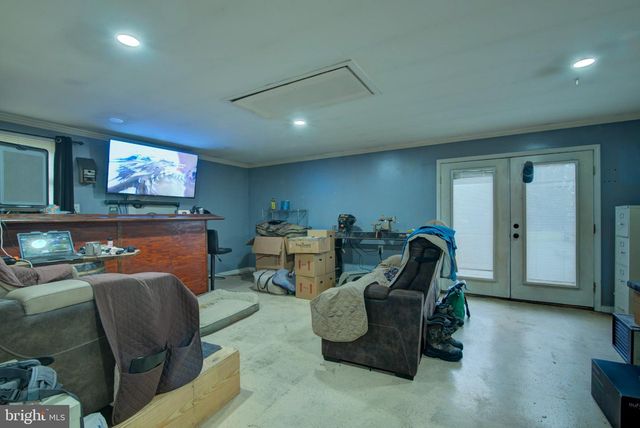 305 MIMOSA AVE, Colonial Beach, VA 22443