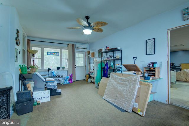 305 MIMOSA AVE, Colonial Beach, VA 22443