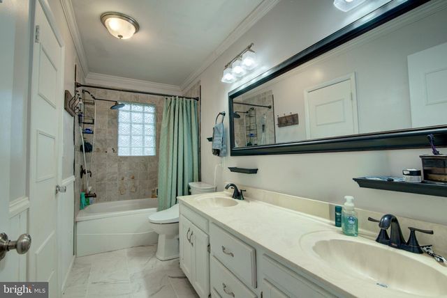 305 MIMOSA AVE, Colonial Beach, VA 22443