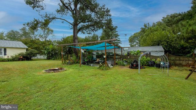 305 MIMOSA AVE, Colonial Beach, VA 22443