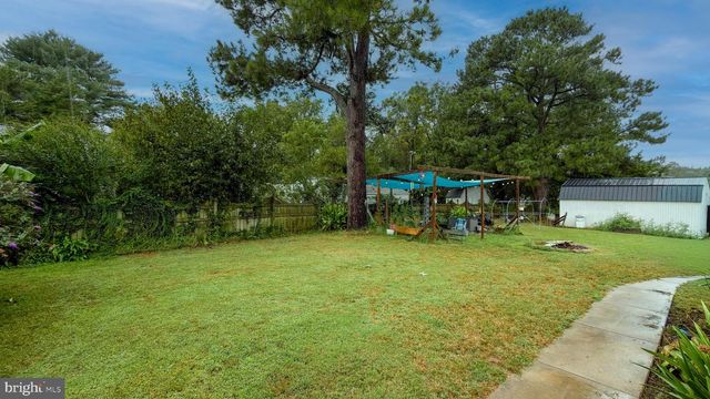 305 MIMOSA AVE, Colonial Beach, VA 22443