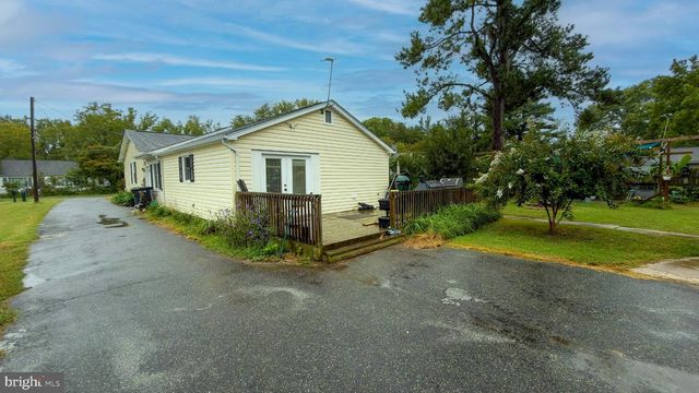 305 MIMOSA AVE, Colonial Beach, VA 22443