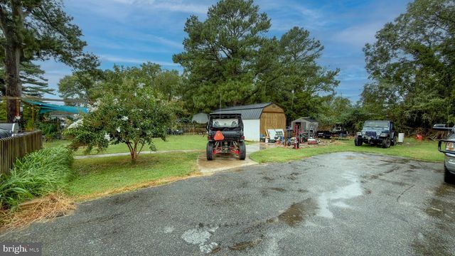 305 MIMOSA AVE, Colonial Beach, VA 22443