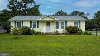 305 MIMOSA AVE, Colonial Beach, VA 22443