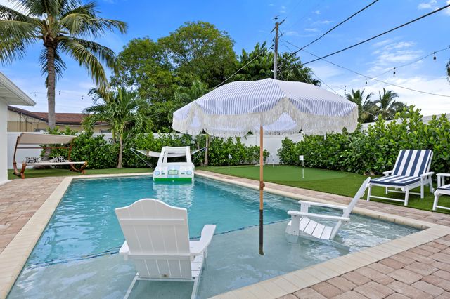 1096 SW 27th Avenue, Boynton Beach, FL 33426