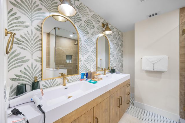 1096 SW 27th Avenue, Boynton Beach, FL 33426