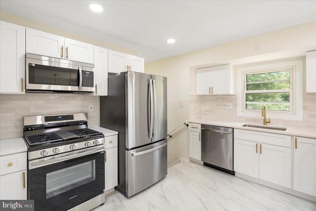 6726 LONGHILL RD, Baltimore, MD 21207