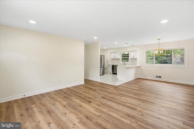 6726 LONGHILL RD, Baltimore, MD 21207