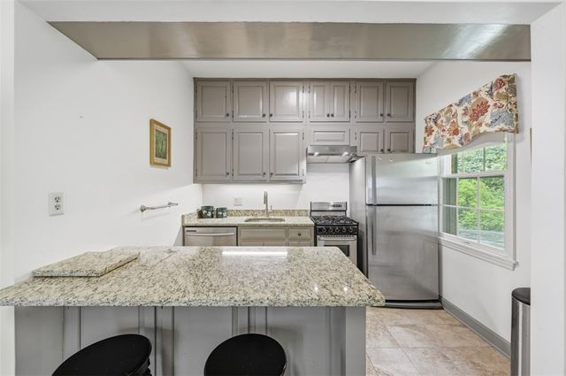 144 Springhouse Lane, Fox Chapel, PA 15238