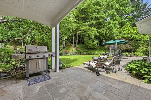 144 Springhouse Lane, Fox Chapel, PA 15238