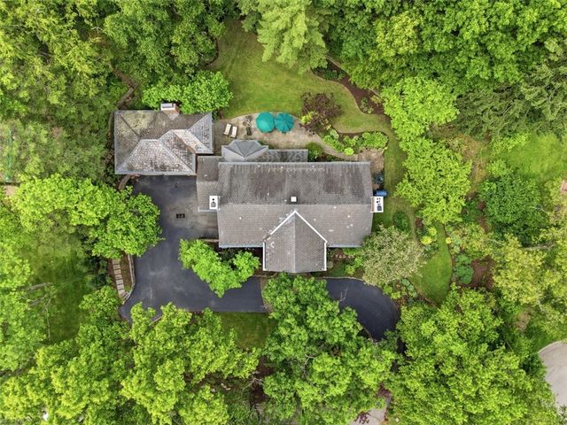 144 Springhouse Lane, Fox Chapel, PA 15238