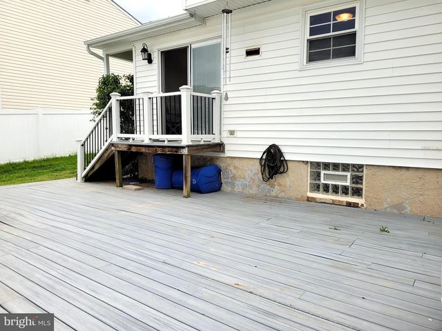 9121 SUMMER PARK DR, Baltimore, MD 21234