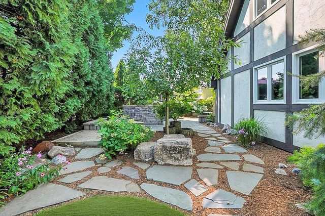 1908 Bobolink AVENUE, Grafton, WI 53024