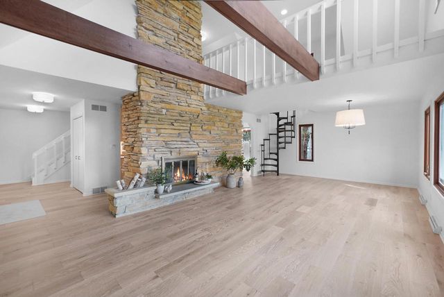 1908 Bobolink AVENUE, Grafton, WI 53024