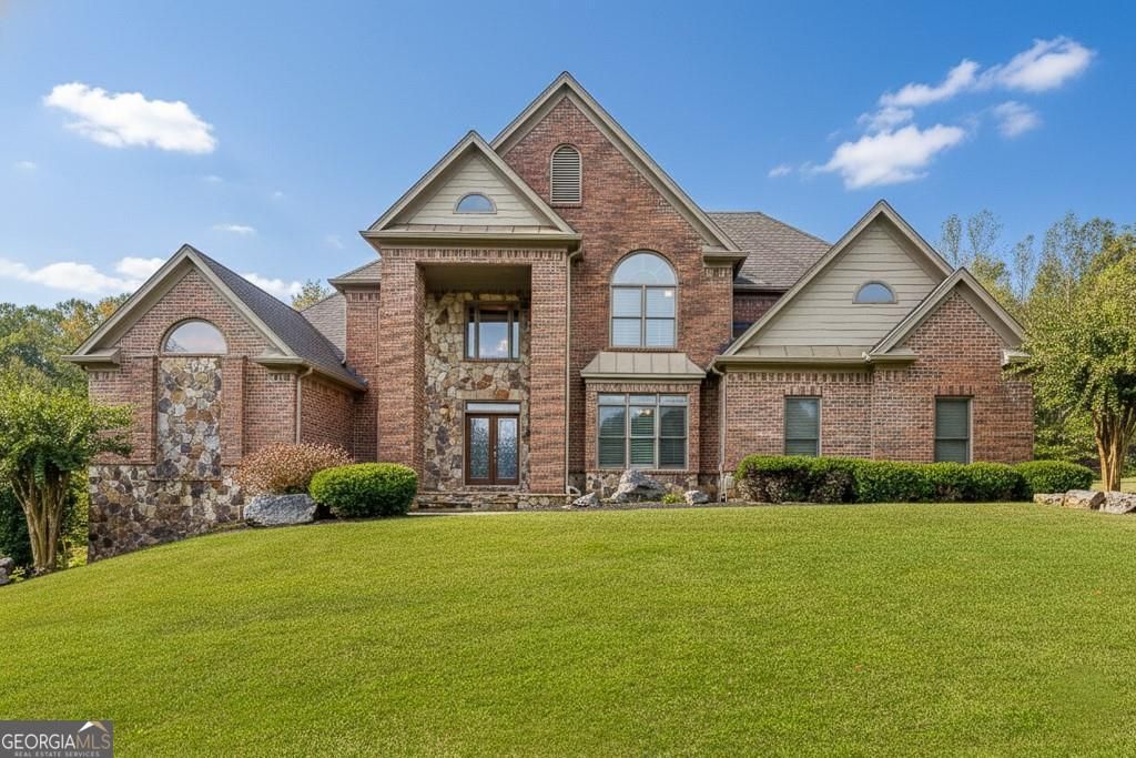 940 Chateau Forest Road, Hoschton, GA 30548